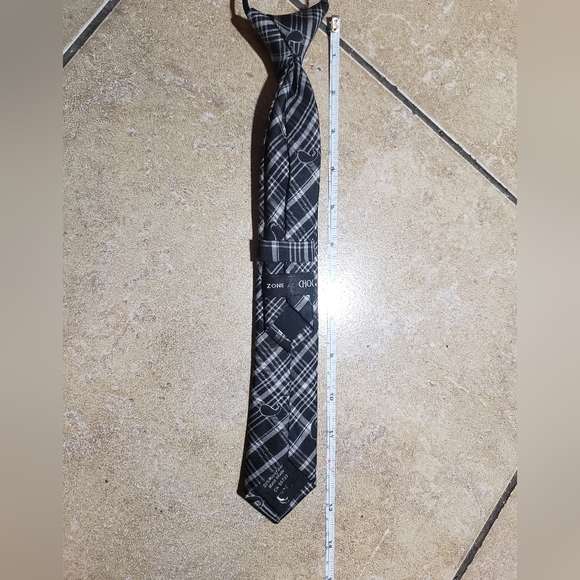 Handmade Zone Choc Silk Blend Grey Toned Paisley Tie with Adjustable Neck Strap - Picture 6 of 6
